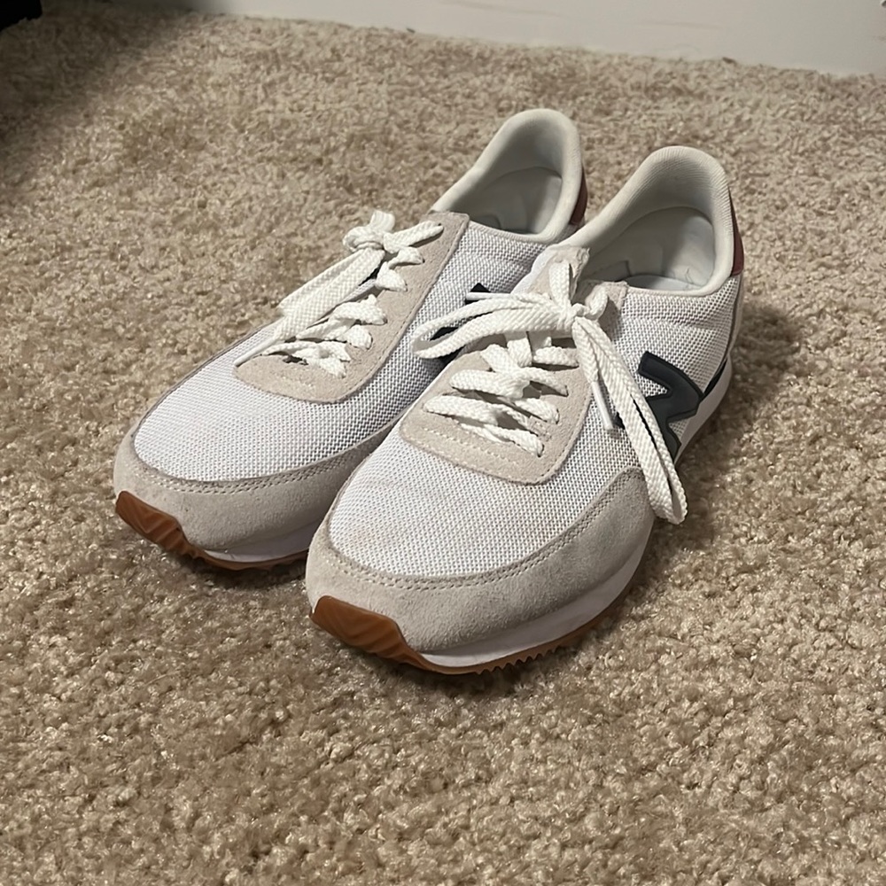 New Balance 720 Trainers